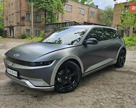 Серый Хендай Ioniq 5, объемом двигателя 0 л и пробегом 28 тыс. км за 27900 $, фото 2 на Automoto.ua