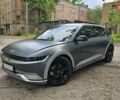 Серый Хендай Ioniq 5, объемом двигателя 0 л и пробегом 28 тыс. км за 27900 $, фото 2 на Automoto.ua