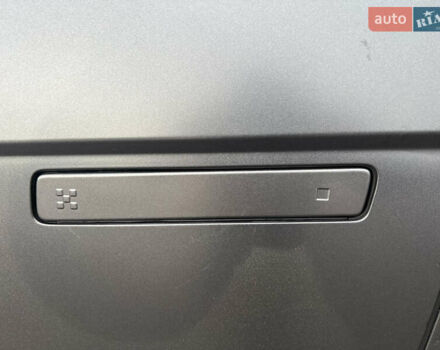 Сірий Хендай Ioniq 5, об'ємом двигуна 0 л та пробігом 128 тис. км за 25700 $, фото 60 на Automoto.ua