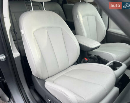 Сірий Хендай Ioniq 5, об'ємом двигуна 0 л та пробігом 128 тис. км за 25700 $, фото 52 на Automoto.ua