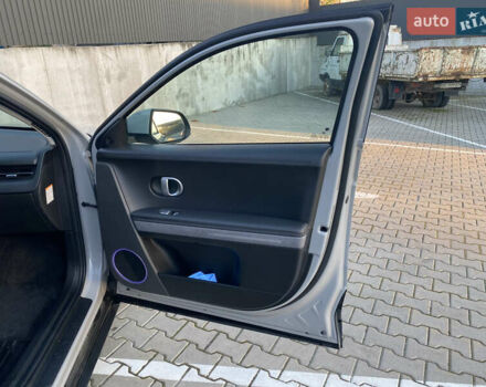 Серый Хендай Ioniq 5, объемом двигателя 0 л и пробегом 18 тыс. км за 28900 $, фото 21 на Automoto.ua