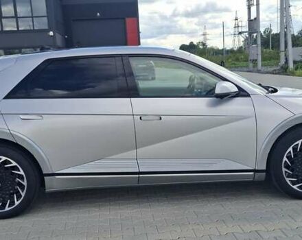 Серый Хендай Ioniq 5, объемом двигателя 0 л и пробегом 6 тыс. км за 28000 $, фото 4 на Automoto.ua