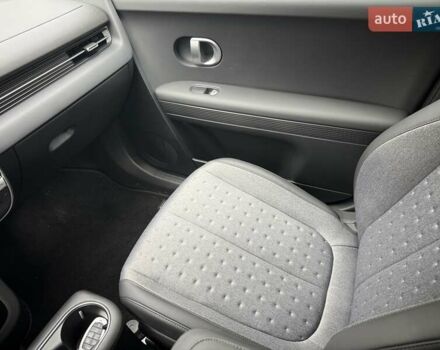 Серый Хендай Ioniq 5, объемом двигателя 0 л и пробегом 1 тыс. км за 42480 $, фото 12 на Automoto.ua