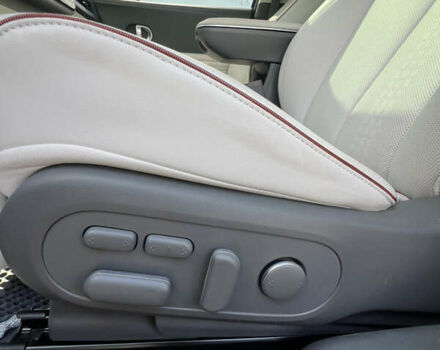 Сірий Хендай Ioniq 5, об'ємом двигуна 0 л та пробігом 13 тис. км за 33500 $, фото 42 на Automoto.ua