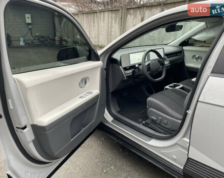 Серый Хендай Ioniq 5, объемом двигателя 0 л и пробегом 30 тыс. км за 17999 $, фото 13 на Automoto.ua