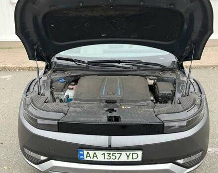 Серый Хендай Ioniq 5, объемом двигателя 0 л и пробегом 34 тыс. км за 27300 $, фото 9 на Automoto.ua