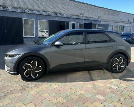 Серый Хендай Ioniq 5, объемом двигателя 0 л и пробегом 13 тыс. км за 28500 $, фото 1 на Automoto.ua