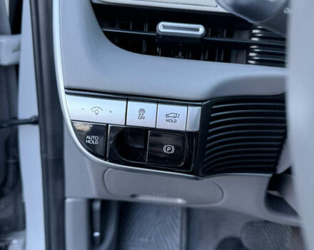 Серый Хендай Ioniq 5, объемом двигателя 0 л и пробегом 27 тыс. км за 30500 $, фото 16 на Automoto.ua