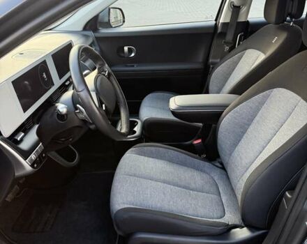 Серый Хендай Ioniq 5, объемом двигателя 0 л и пробегом 26 тыс. км за 25300 $, фото 7 на Automoto.ua