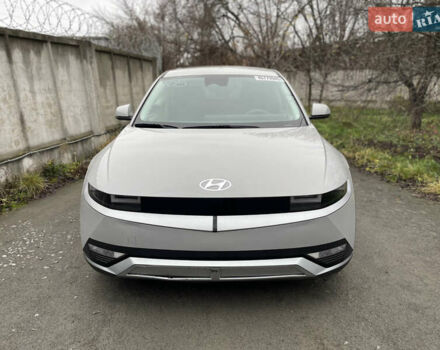 Серый Хендай Ioniq 5, объемом двигателя 0 л и пробегом 30 тыс. км за 17999 $, фото 2 на Automoto.ua