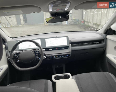 Серый Хендай Ioniq 5, объемом двигателя 0 л и пробегом 30 тыс. км за 17999 $, фото 20 на Automoto.ua