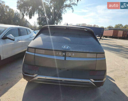 Серый Хендай Ioniq 5, объемом двигателя 0 л и пробегом 96 тыс. км за 17000 $, фото 2 на Automoto.ua