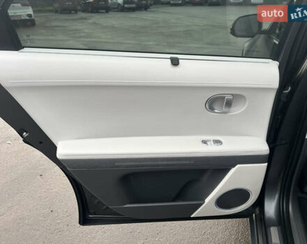 Сірий Хендай Ioniq 5, об'ємом двигуна 0 л та пробігом 128 тис. км за 25700 $, фото 39 на Automoto.ua