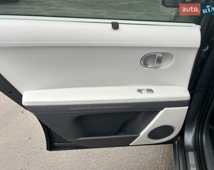 Сірий Хендай Ioniq 5, об'ємом двигуна 0 л та пробігом 128 тис. км за 25700 $, фото 38 на Automoto.ua