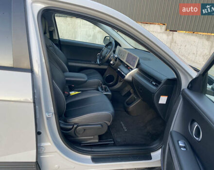 Серый Хендай Ioniq 5, объемом двигателя 0 л и пробегом 18 тыс. км за 28900 $, фото 19 на Automoto.ua