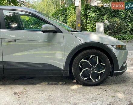 Серый Хендай Ioniq 5, объемом двигателя 0 л и пробегом 1 тыс. км за 37940 $, фото 5 на Automoto.ua