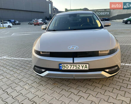 Серый Хендай Ioniq 5, объемом двигателя 0 л и пробегом 18 тыс. км за 28900 $, фото 3 на Automoto.ua