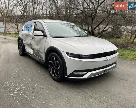 Серый Хендай Ioniq 5, объемом двигателя 0 л и пробегом 30 тыс. км за 17999 $, фото 1 на Automoto.ua