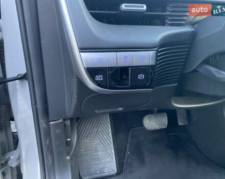 Серый Хендай Ioniq 5, объемом двигателя 0 л и пробегом 18 тыс. км за 28900 $, фото 29 на Automoto.ua