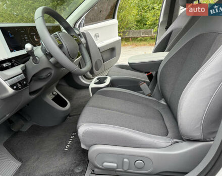 Серый Хендай Ioniq 5, объемом двигателя 0 л и пробегом 2 тыс. км за 27500 $, фото 47 на Automoto.ua