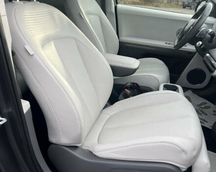 Сірий Хендай Ioniq 5, об'ємом двигуна 0 л та пробігом 128 тис. км за 25700 $, фото 53 на Automoto.ua