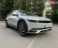 Серый Хендай Ioniq 5, объемом двигателя 0 л и пробегом 1 тыс. км за 33999 $, фото 1 на Automoto.ua