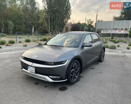 Серый Хендай Ioniq 5, объемом двигателя 0 л и пробегом 7 тыс. км за 30999 $, фото 2 на Automoto.ua