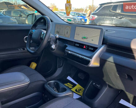 Серый Хендай Ioniq 5, объемом двигателя 0 л и пробегом 13 тыс. км за 27300 $, фото 12 на Automoto.ua