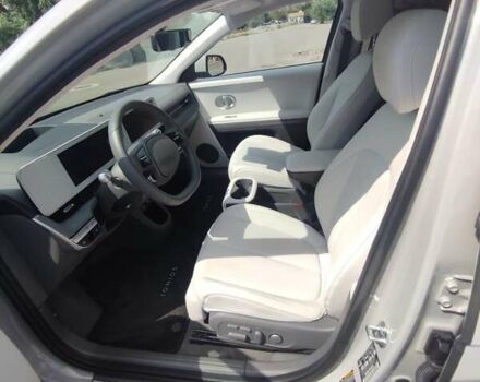 Серый Хендай Ioniq 5, объемом двигателя 0 л и пробегом 14 тыс. км за 36300 $, фото 2 на Automoto.ua