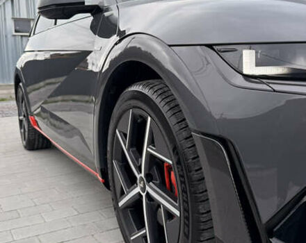 Серый Хендай Ioniq 5, объемом двигателя 0 л и пробегом 2 тыс. км за 40500 $, фото 10 на Automoto.ua