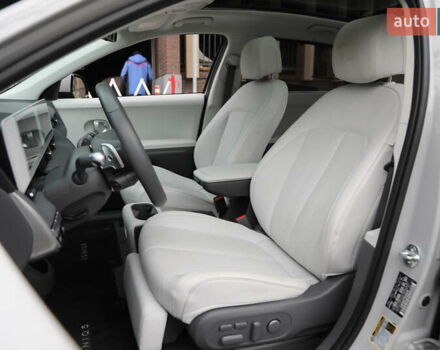 Сірий Хендай Ioniq 5, об'ємом двигуна 0 л та пробігом 14 тис. км за 33800 $, фото 7 на Automoto.ua