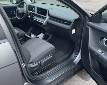 Серый Хендай Ioniq 5, объемом двигателя 0 л и пробегом 7 тыс. км за 30999 $, фото 48 на Automoto.ua