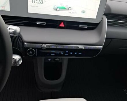 Серый Хендай Ioniq 5, объемом двигателя 0 л и пробегом 14 тыс. км за 24600 $, фото 14 на Automoto.ua