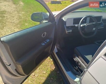Серый Хендай Ioniq 5, объемом двигателя 0 л и пробегом 5 тыс. км за 28700 $, фото 14 на Automoto.ua
