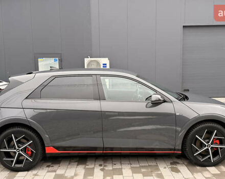 Серый Хендай Ioniq 5, объемом двигателя 0 л и пробегом 3 тыс. км за 39500 $, фото 6 на Automoto.ua