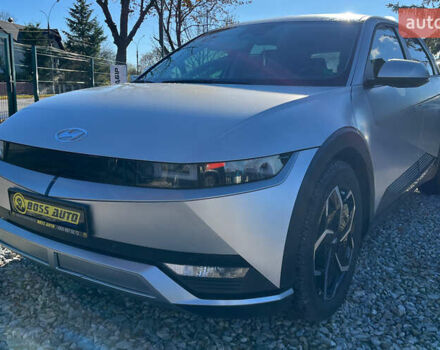 Серый Хендай Ioniq 5, объемом двигателя 0 л и пробегом 13 тыс. км за 27300 $, фото 2 на Automoto.ua
