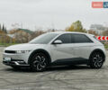 Серый Хендай Ioniq 5, объемом двигателя 0 л и пробегом 69 тыс. км за 27500 $, фото 1 на Automoto.ua