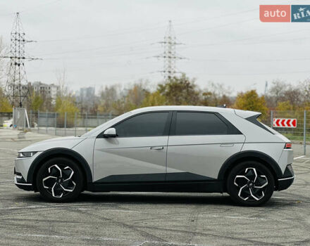 Серый Хендай Ioniq 5, объемом двигателя 0 л и пробегом 69 тыс. км за 27500 $, фото 3 на Automoto.ua