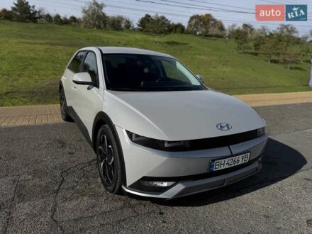 Серый Хендай Ioniq 5, объемом двигателя 0 л и пробегом 57 тыс. км за 25800 $, фото 1 на Automoto.ua