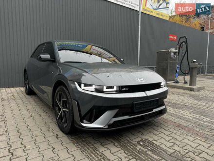 Серый Хендай Ioniq 5, объемом двигателя 0 л и пробегом 8 тыс. км за 49500 $, фото 1 на Automoto.ua
