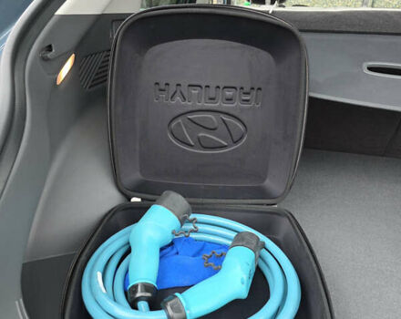 Синий Хендай Ioniq 5, объемом двигателя 0 л и пробегом 75 тыс. км за 27800 $, фото 24 на Automoto.ua