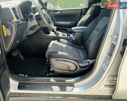 Синий Хендай Ioniq 5, объемом двигателя 0 л и пробегом 84 тыс. км за 22999 $, фото 22 на Automoto.ua