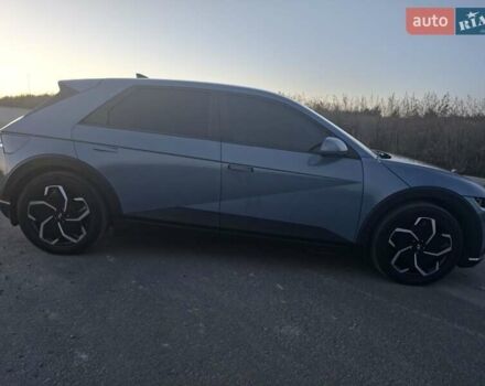 Синий Хендай Ioniq 5, объемом двигателя 0 л и пробегом 93 тыс. км за 29750 $, фото 4 на Automoto.ua