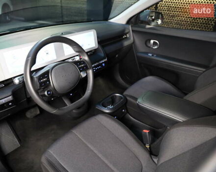 Синий Хендай Ioniq 5, объемом двигателя 0 л и пробегом 29 тыс. км за 23300 $, фото 25 на Automoto.ua