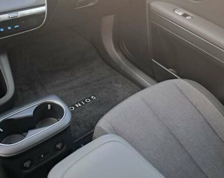 Синий Хендай Ioniq 5, объемом двигателя 0 л и пробегом 1 тыс. км за 32200 $, фото 4 на Automoto.ua