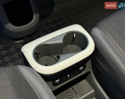 Синій Хендай Ioniq 5, об'ємом двигуна 0 л та пробігом 13 тис. км за 28500 $, фото 43 на Automoto.ua