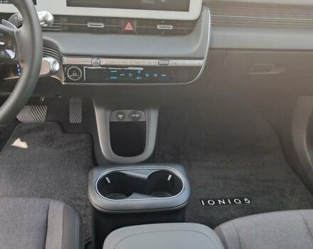 Синий Хендай Ioniq 5, объемом двигателя 0 л и пробегом 1 тыс. км за 32200 $, фото 3 на Automoto.ua