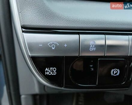 Синий Хендай Ioniq 5, объемом двигателя 0 л и пробегом 9 тыс. км за 25700 $, фото 18 на Automoto.ua