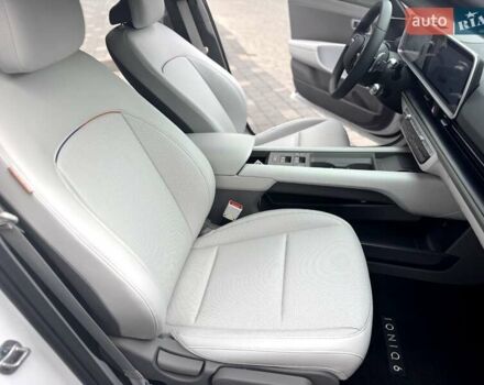 Белый Хендай IONIQ 6, объемом двигателя 0 л и пробегом 7 тыс. км за 32600 $, фото 34 на Automoto.ua