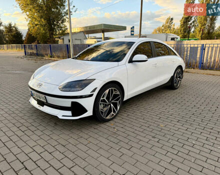 Белый Хендай IONIQ 6, объемом двигателя 0 л и пробегом 49 тыс. км за 25000 $, фото 3 на Automoto.ua